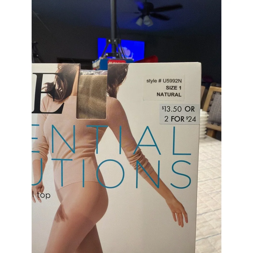 HUE Essential Solutions Age Defiance Control Top Sheer Tights Natural Size 1